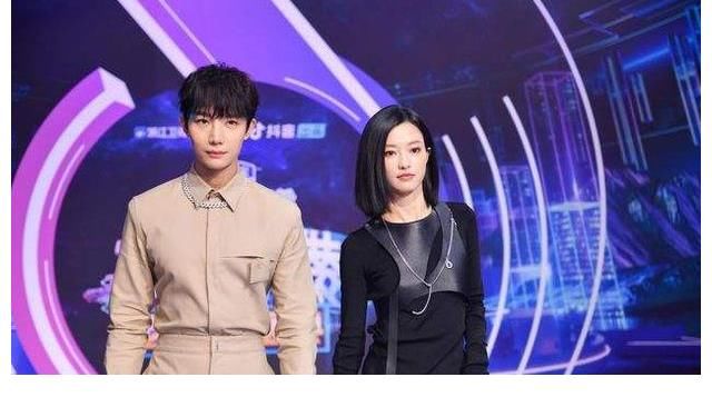 《闪光的乐队》踢馆乐队来袭，有两个《好声音》学员，实力很强