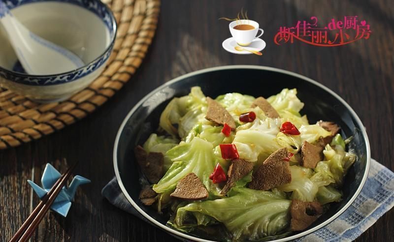 包菜和它是绝配，鲜嫩爽口比大鱼大肉强，隔三差五给孩子吃视力好