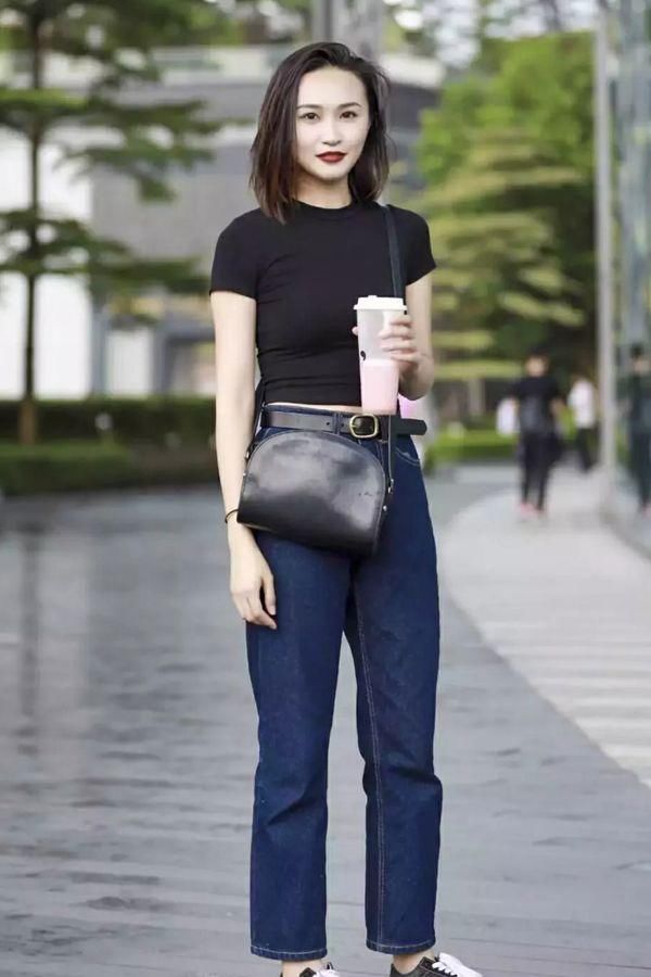 衣服|街拍:任何类型的女人穿上黑色的衣服都很漂亮