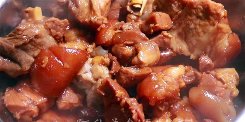 饭店大厨教你秘制猪蹄,不放一滴水,猪蹄入口即化,满口留香