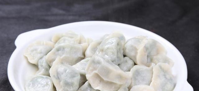 用茴香包饺子,万不可直接包,多加1步,茴香更翠绿,饺子更鲜香