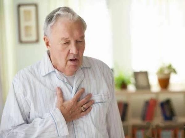 降血脂|孙大爷一直吃着黑木耳降血压,降血脂,结果突发心梗,住进监护室