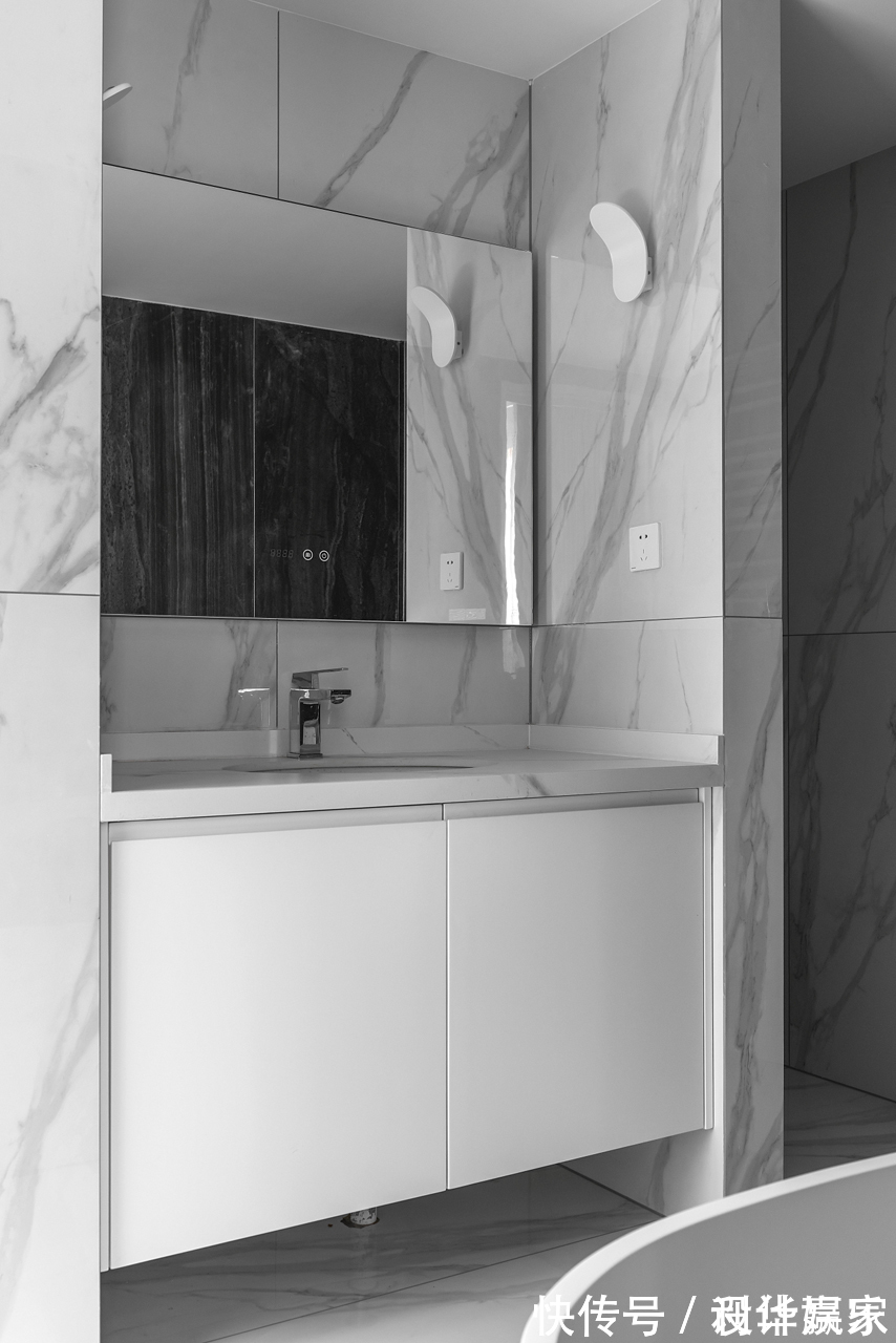 原木|243㎡自然跃层,耐看的原木+白色,还有自家花园,真让人羡慕