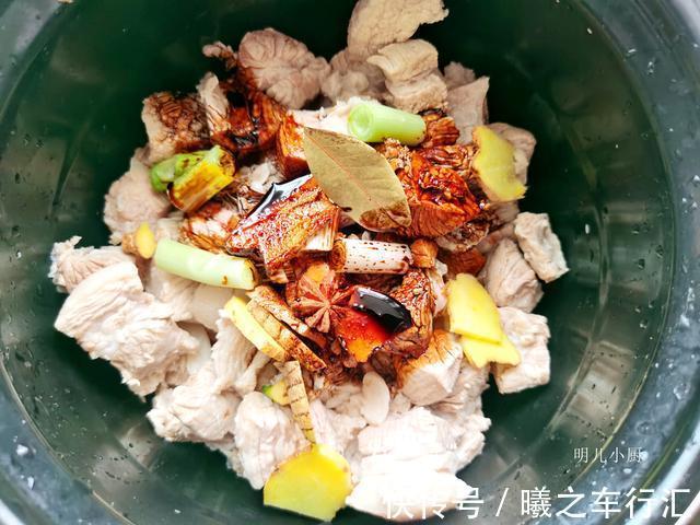 腌渍|夏天嘴馋就吃这肉，十几分钟上桌，软烂好吃不油腻，用来拌饭真香