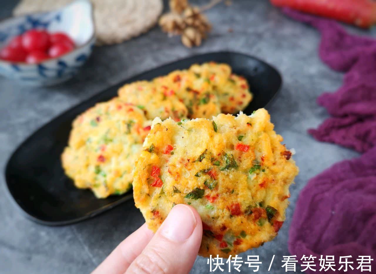 辅食|早餐不用将就了,用鳕鱼做成小饼,健脾开胃,适合老人孩子