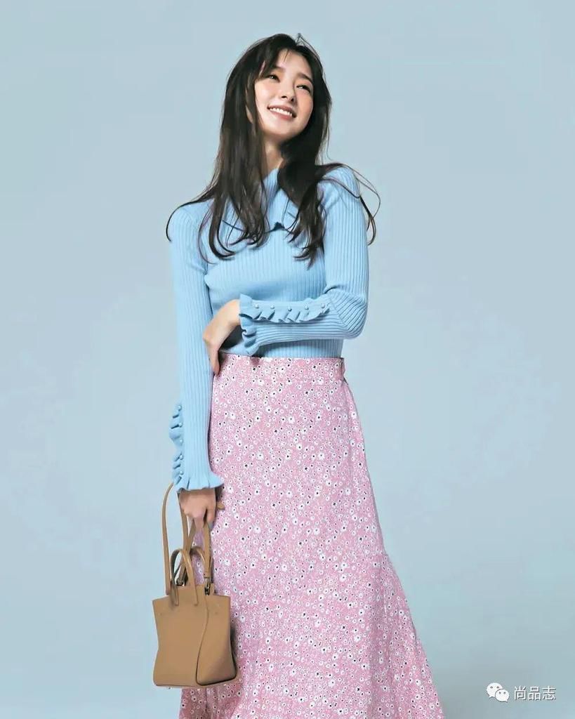 配色对了 毛衣才能穿得出彩