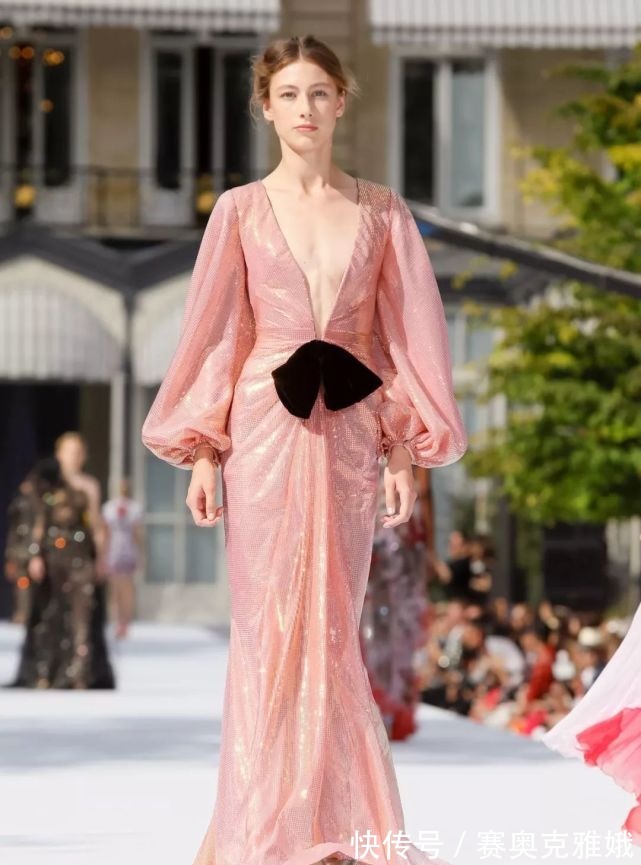 秋冬|拒绝黑白灰！今年秋冬流行色彩大盘点，让你快速走在时尚前沿