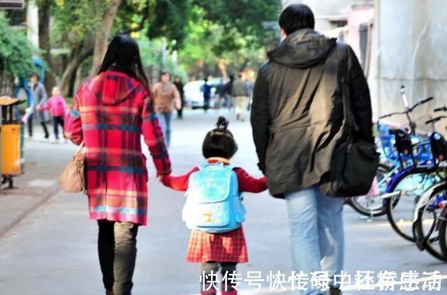 歌词|放学后,女儿嘴里反复哼唱一首歌,听清“歌词”后,宝妈气坏了