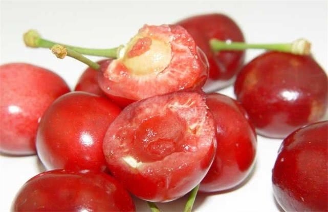 樱桃|湿气重的人,早起3不要,饭后2不急,晚上1远离,湿气悄悄排!