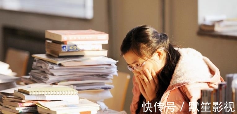 心态|32岁“超人妈妈”火了,考研带娃两不误,年龄从来不是借口