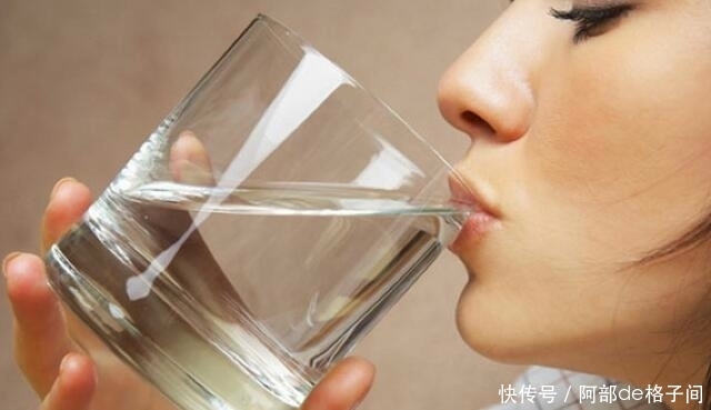 喝水|長壽的人,喝水一般有這5個習慣,尤其第一個,很多人都不記得