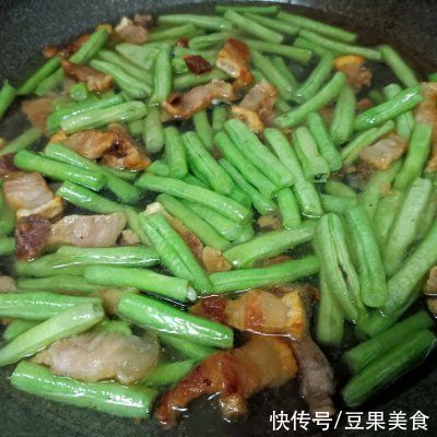 五花肉|#不容错过的鲜美滋味#五花肉焖豆角