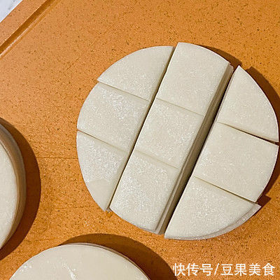 一吃就上瘾的简单又美味的追剧小零食：椒盐锅巴