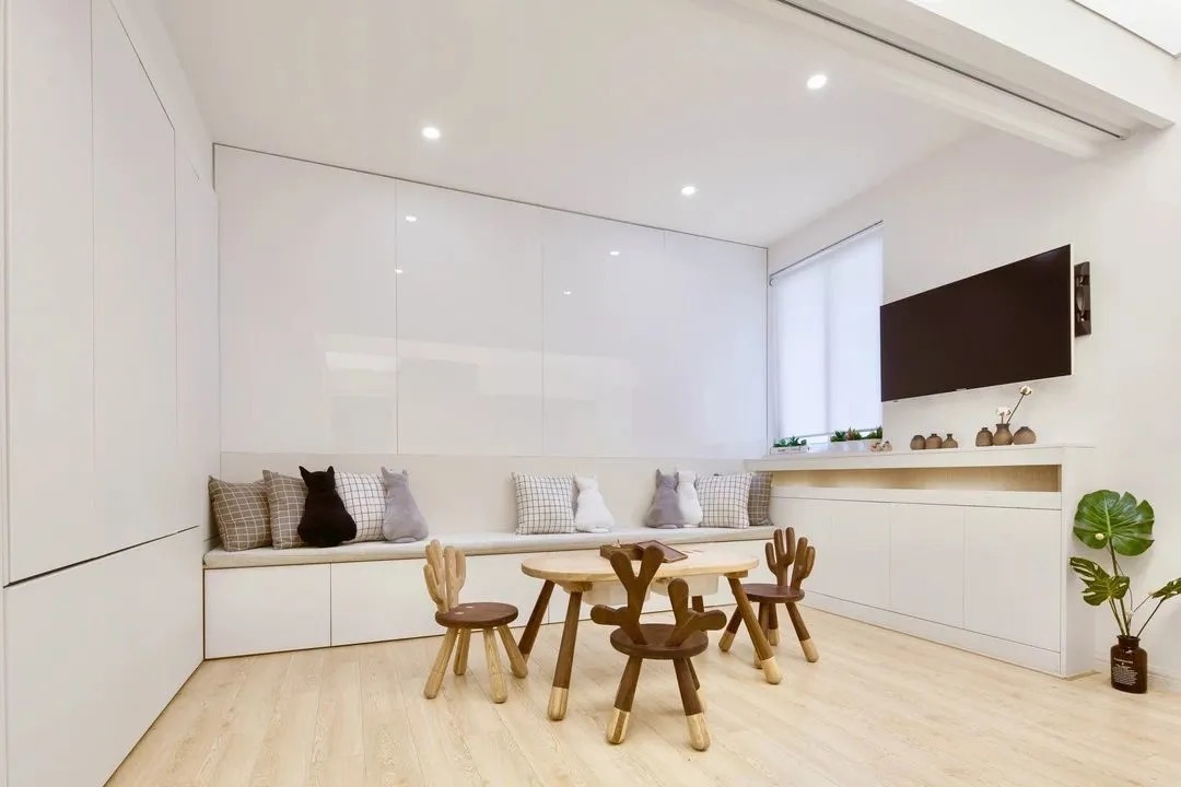 电动床|60㎡简约风小户型，客厅藏张床打开秒变3居室，太机智了！