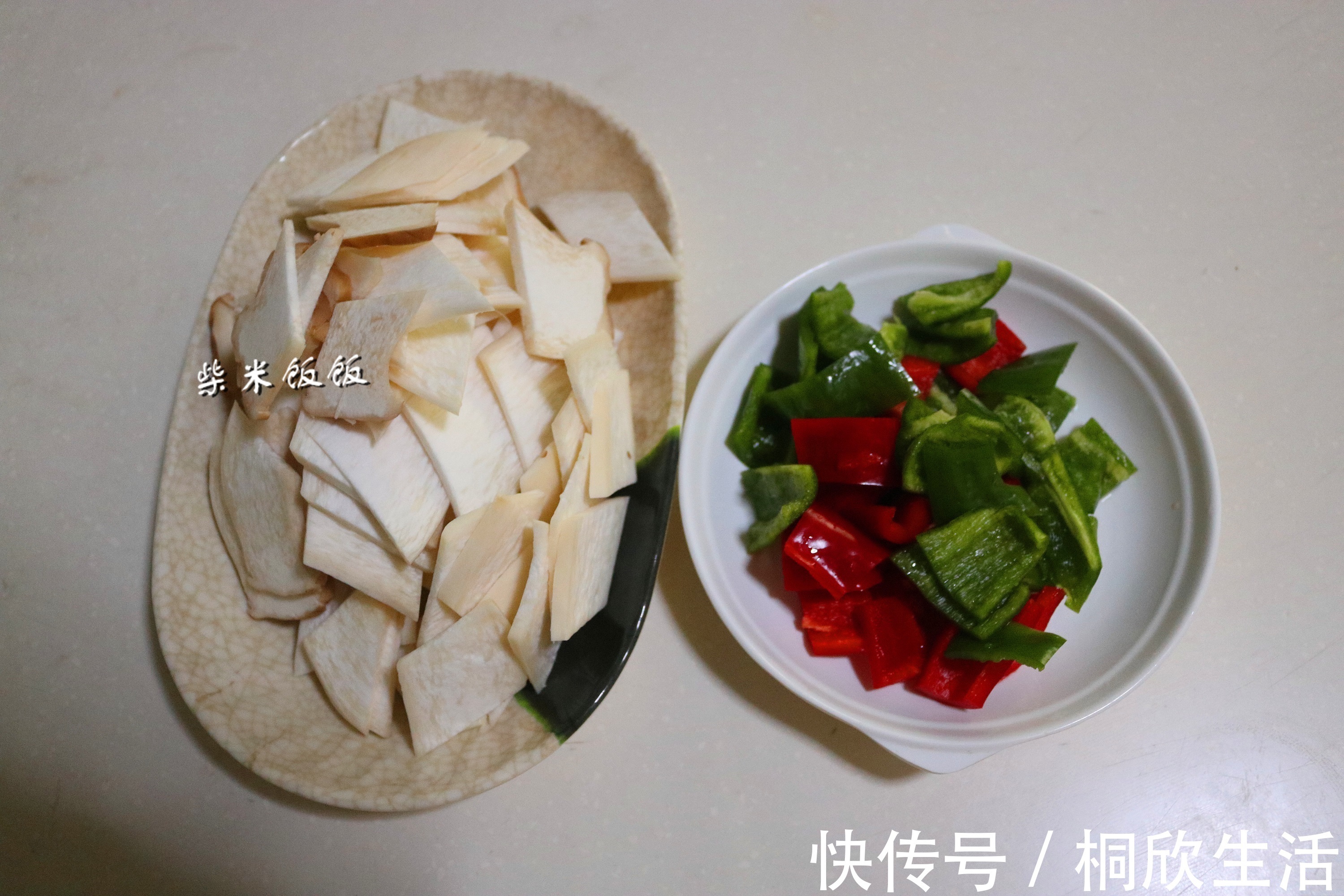 鲜香|杏鲍菇这样炒，不放肉也鲜香，我家两天炒一次，上桌就光盘