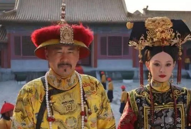 牌子|古代皇帝的日常生活是怎样的?乾隆凌晨4点起床,晚上7点翻牌子