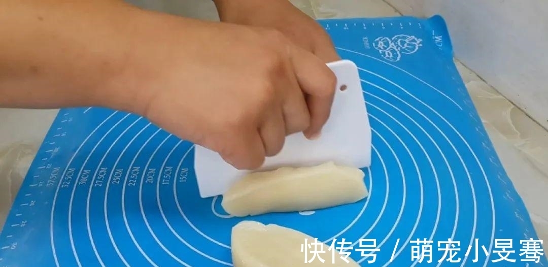 面团|糯米粉这样做才简单,加半碗红豆,软糯又香甜,比吃蛋糕还舒服