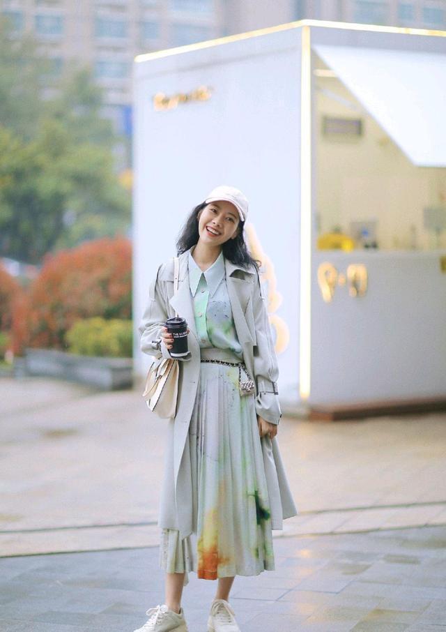 气质感|风衣又开始“流行”了,这几个搭配思路,让你时尚度更上一层楼