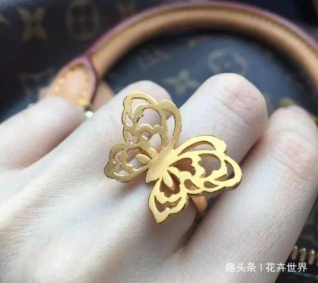 空心 黄金戒指样式多,懂行的人都不会挑选4种款式,你可别被忽悠了