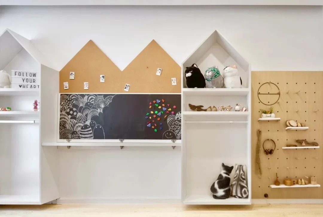 电动床|60㎡简约风小户型，客厅藏张床打开秒变3居室，太机智了！