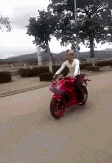 |搞笑GIF: 姜还是老的辣 以后再也不跟老丈人打牌了