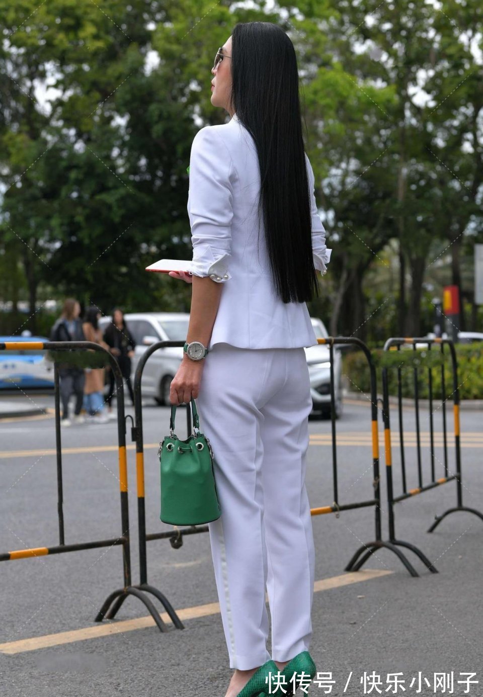 美女|很有气质的美女，带着江南女子的优雅气质，下班后可以送你回家吗