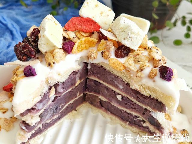 最近,儿子迷上吃这甜点,不用烤箱10分钟就好,比蛋糕还好吃