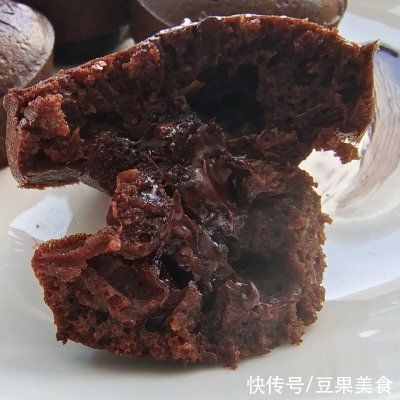 好吃|好吃到模糊的巧克力熔岩蛋糕，怎么都吃不够