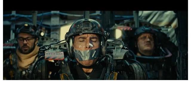 《明日邊緣》：阿湯哥寶刀未老，逆轉未來玩出新花樣