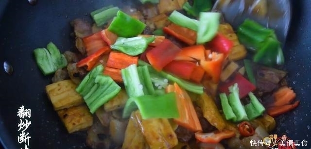 五花肉炒豆腐最好吃的做法,简单美味又下饭,看看你喜欢吃不?