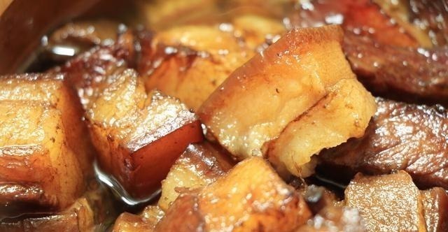 升高|血脂升高是肉吃多了辟谣并非如此！告诉您血脂升高的真相！