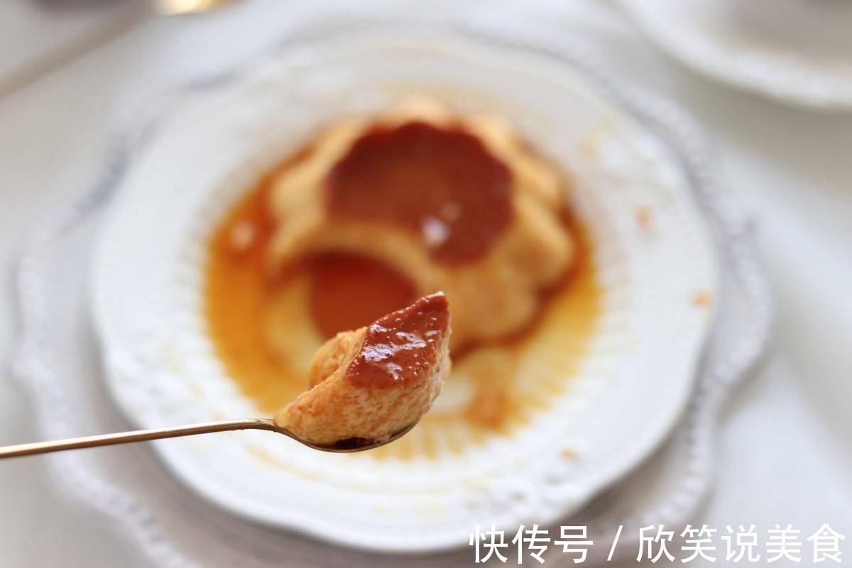 外表焦黄色泽诱人，软嫩有弹性的布丁入口即化，真好吃