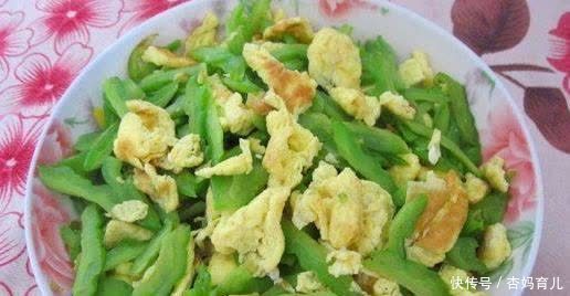 忠告：炒苦瓜不能放此物，吃了就是沒病找病，現在知道還不晚！