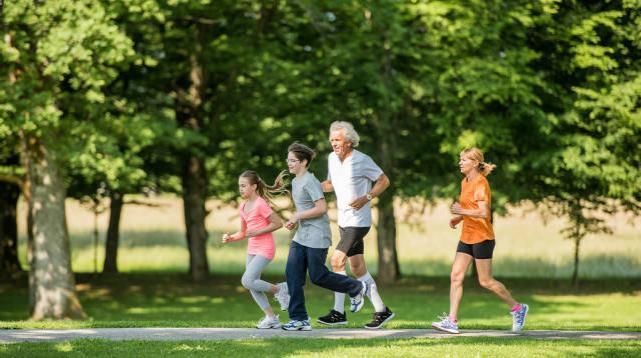 直言|骨科医师直言骨质疏松的3个预防方法,比喝牛奶还有效,快收藏