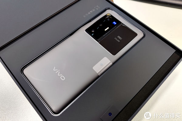 pro+|手机拍照对比 篇一：VIVO X70Pro+开箱，且与老机小米10Ultra对比拍照-上篇（白天）