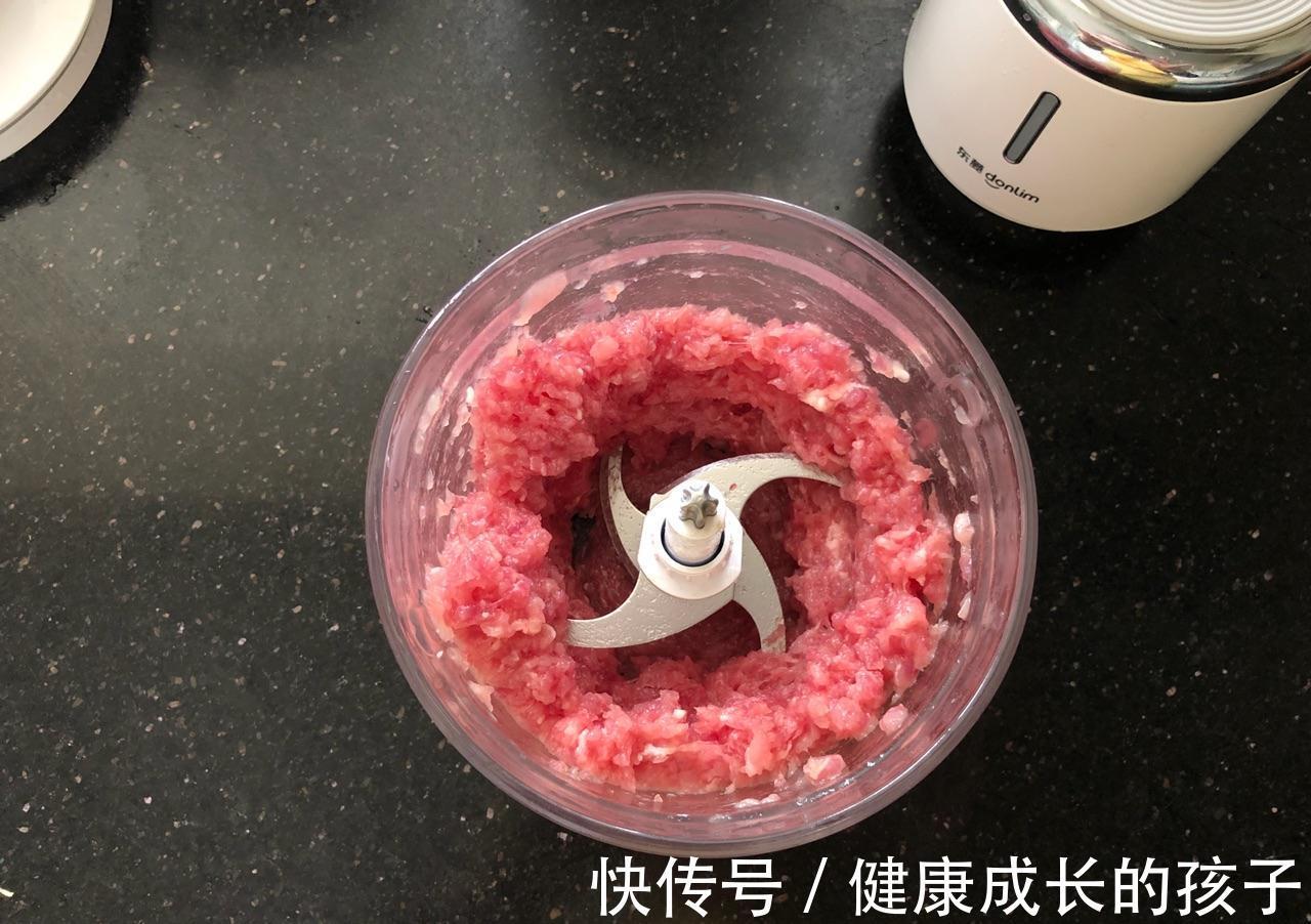 香菇|秋天进补，鸡肉鸭肉都不如吃它，蒸一蒸就出锅，鲜美又下饭