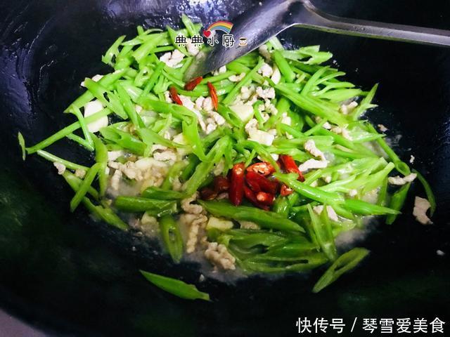 夏日|夏日餐桌的家常菜,简单清炒非常下饭,没食欲就想吃