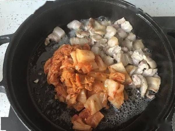 五花肉放点“它”，瞬间好吃10倍，含钙量是黄瓜的5倍！