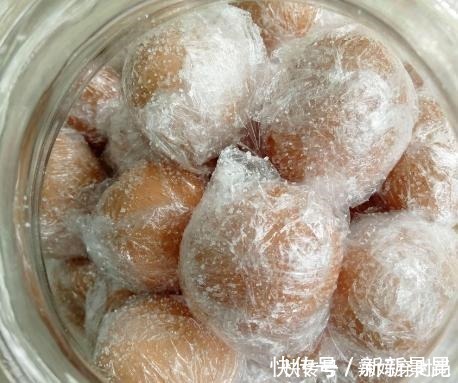 腌鸡蛋，不要只会加盐腌，分享正确做法，咸鸡蛋起沙流油，味道香