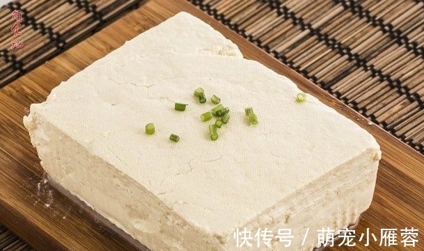 豆腐买多了，切记不要放冰箱！摊贩教我土方法，放15天不会坏