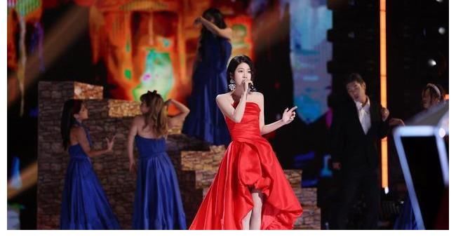 2021《好聲音》冠軍夜，廖昌永和陳文菲合唱，網(wǎng)友-不愧是國家隊(duì)