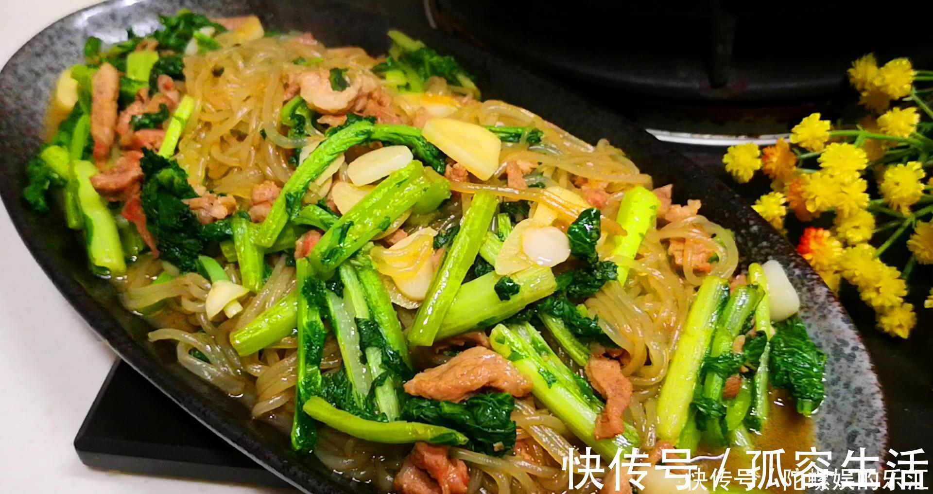 晓峰|炒粉条时总是爱坨爱粘连?大厨教我诀窍,粉条又香又滑,不粘锅!