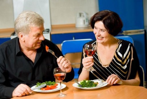 吃饭|50岁后,不想大病缠身,牢记吃饭3禁忌,活到八十不是事