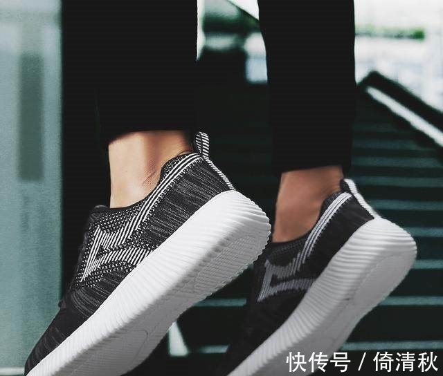 板鞋|为什么男人的鞋不能乱穿,里面的颜色是大忌,看完就会懂