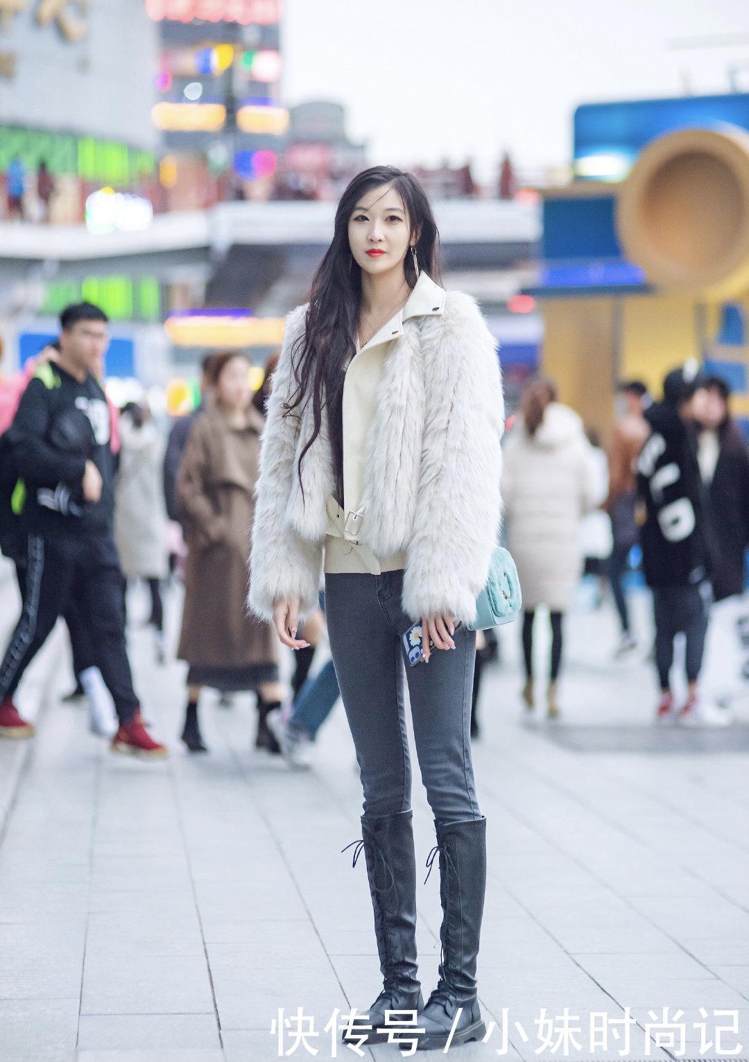 冬天怎么能少一双长靴呢, 看街拍下的女神如何驾驭, 你也可以很美