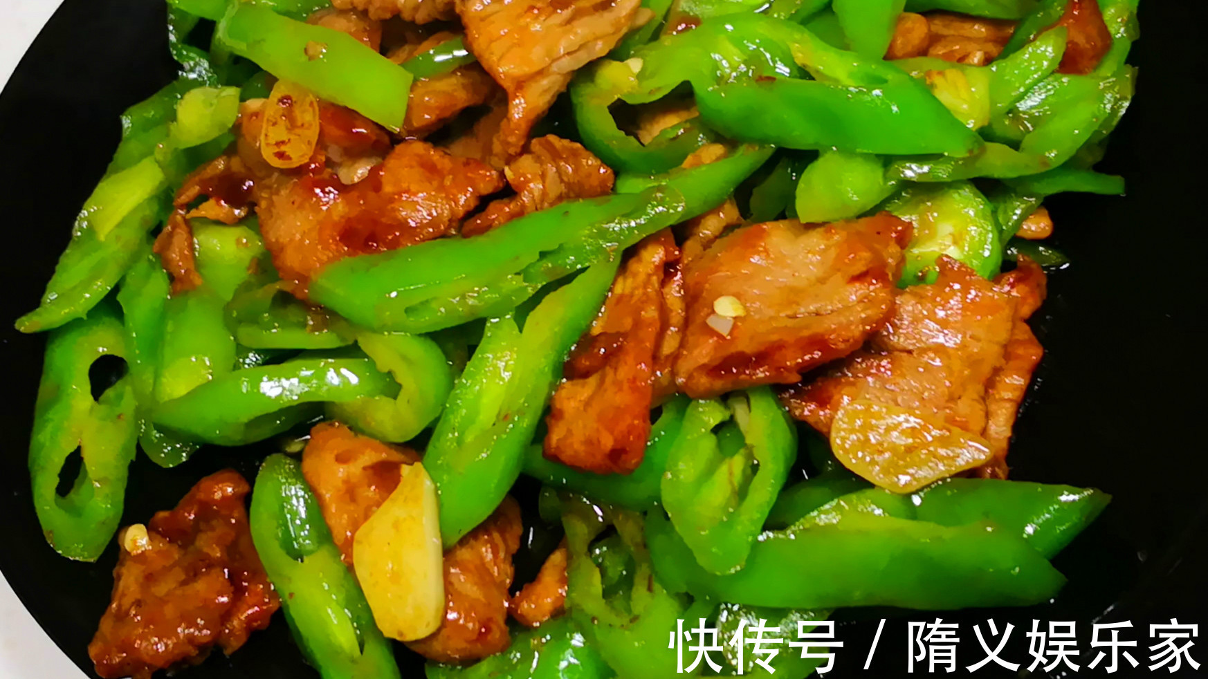 做辣椒炒肉，到底先炒辣椒还是先炒肉大厨牢记2点，香而不呛