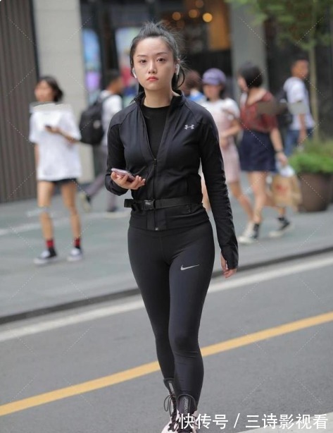 休闲风 全黑色系运动穿搭,简单色系,不一样的清爽休闲风