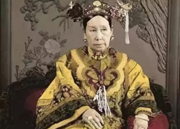 恼羞成怒|慈禧一道汤喝了10年，偶然得知食材，为何恼羞成怒将厨子砍头？