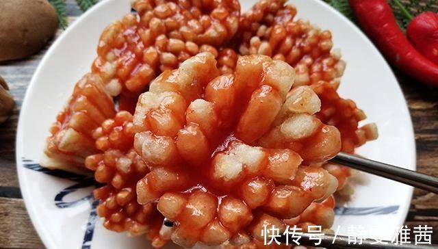 我家杏鲍菇从来不清炒，裹点淀粉这样做比肉更香，刚上桌就吃完了