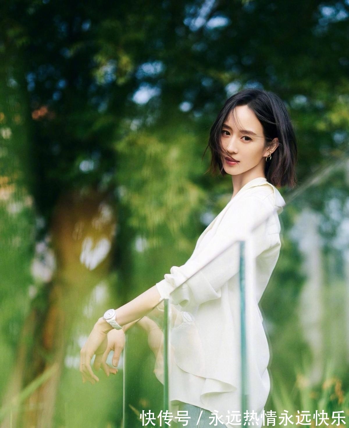 简约风|高学历果然不一样,张钧甯一身简约风打扮,配短发知性有气质